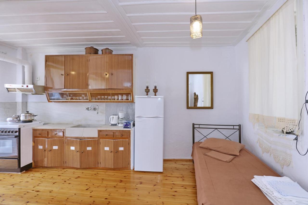 House Of Town Apartment Скопелос Екстериор снимка