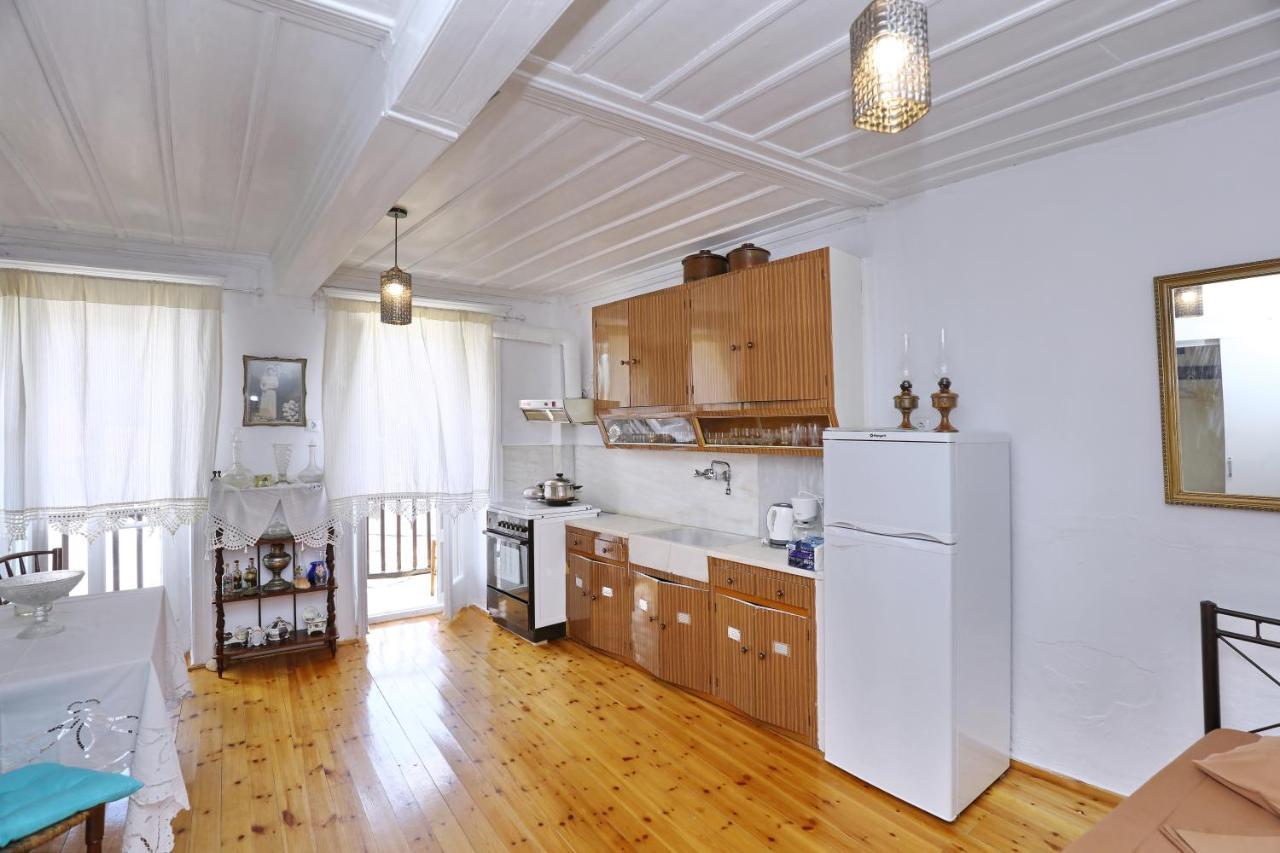House Of Town Apartment Скопелос Екстериор снимка