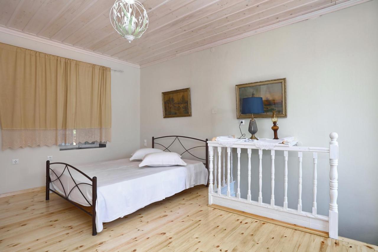 House Of Town Apartment Скопелос Екстериор снимка