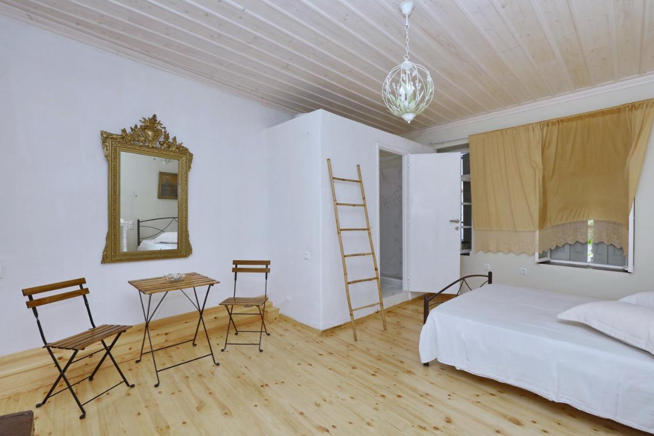 House Of Town Apartment Скопелос Екстериор снимка