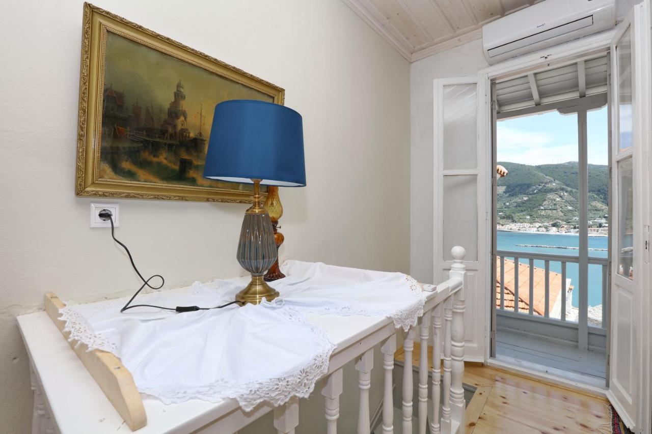 House Of Town Apartment Скопелос Екстериор снимка