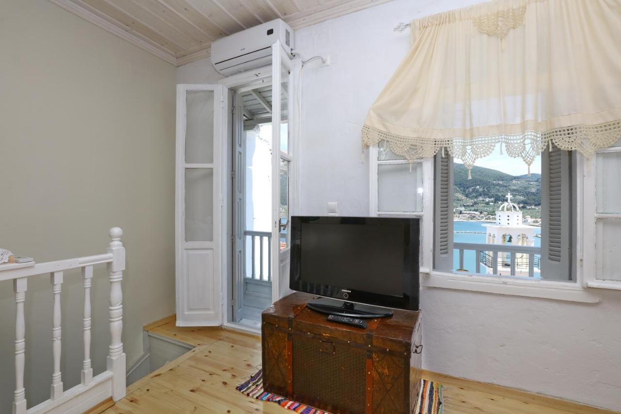 House Of Town Apartment Скопелос Екстериор снимка