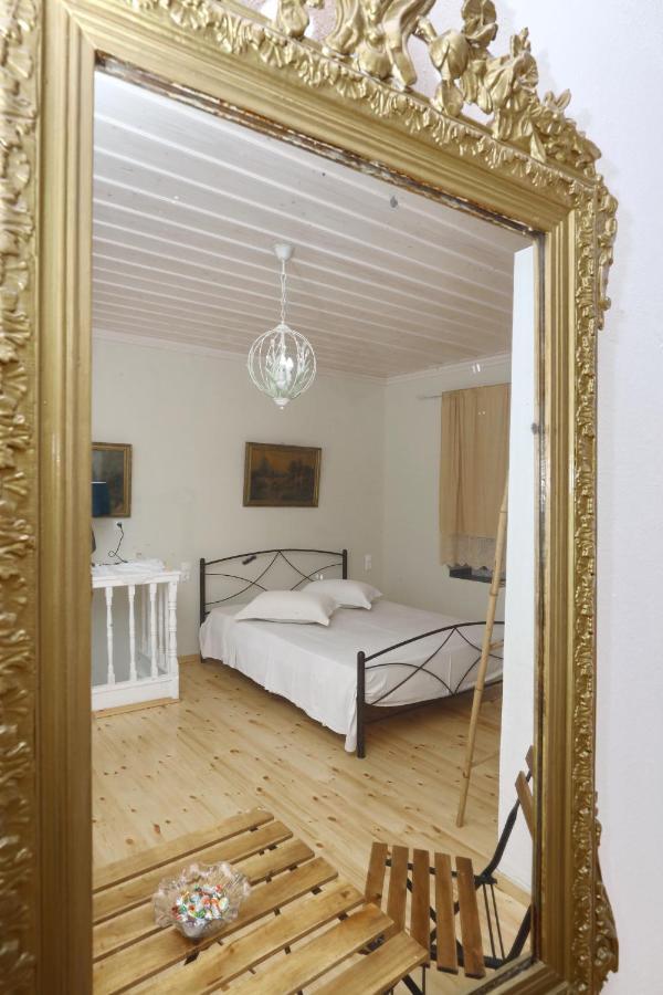 House Of Town Apartment Скопелос Екстериор снимка